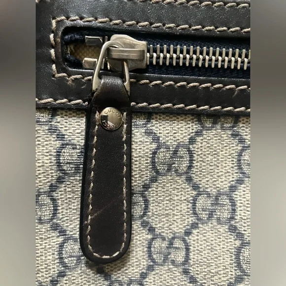 Authentic Gucci Supreme Dark Navy Crossbody bag - Picture 7 of 15